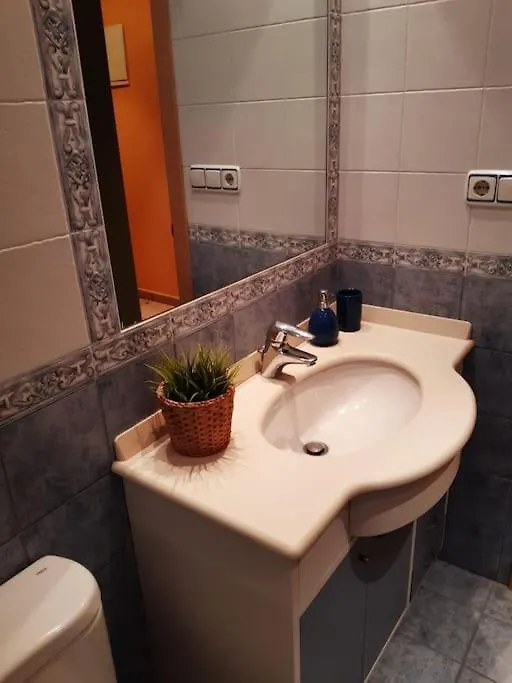 Comodo y funcional junto a playa y la montaña Apartamento Mutriku