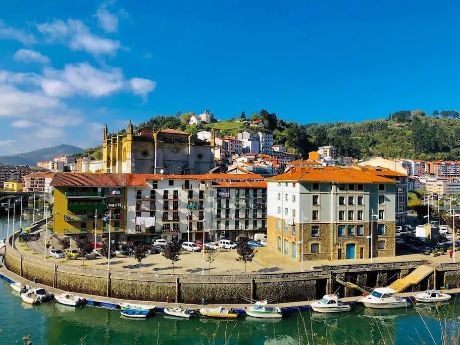 Comodo y funcional junto a playa y la montaña Apartamento Mutriku