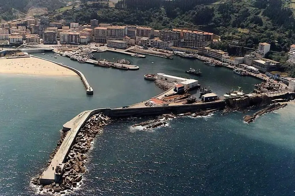 Comodo y funcional junto a playa y la montaña Apartamento Mutriku
