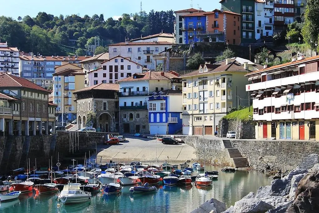 Comodo y funcional junto a playa y la montaña Apartamento Mutriku España